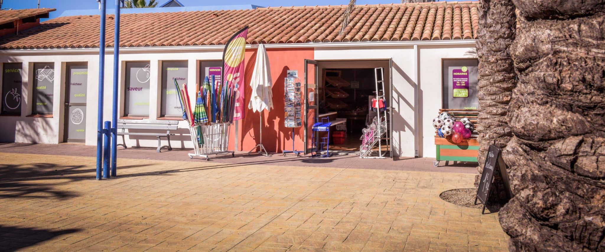 magasin camping scaled e1647969886278